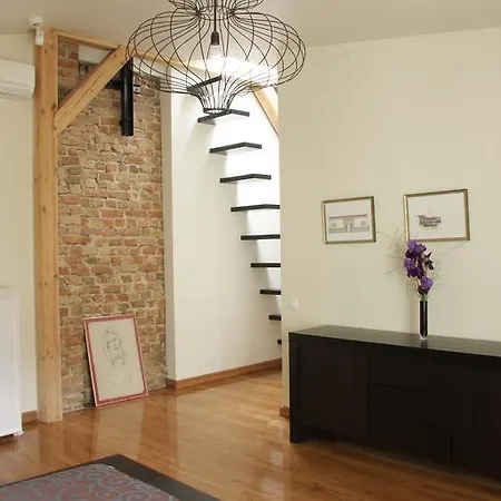 Apartamento Spacious Loft In Art Nouveau Area