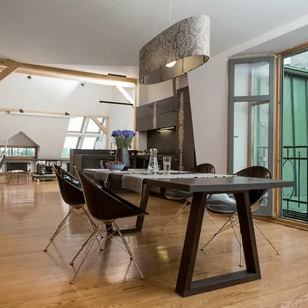 Spacious Loft In Art Nouveau Area Apartment *