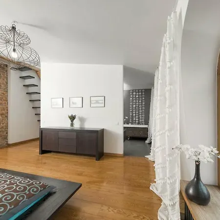 Lägenhet Spacious Loft In Art Nouveau Area Riga
