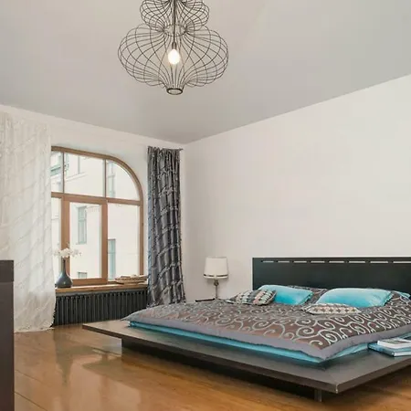 Lägenhet Spacious Loft In Art Nouveau Area